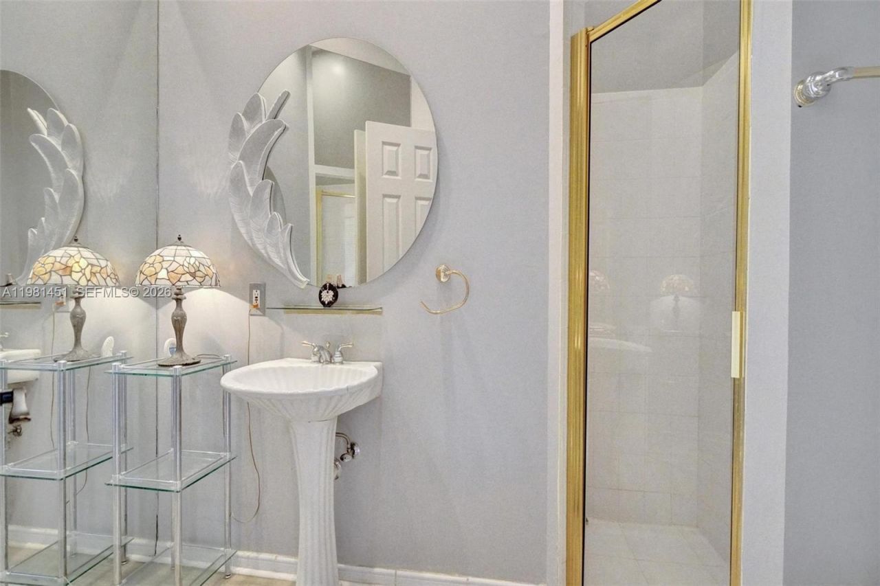 11585 N Quayside Dr , Cooper City, FL 33026 Photo