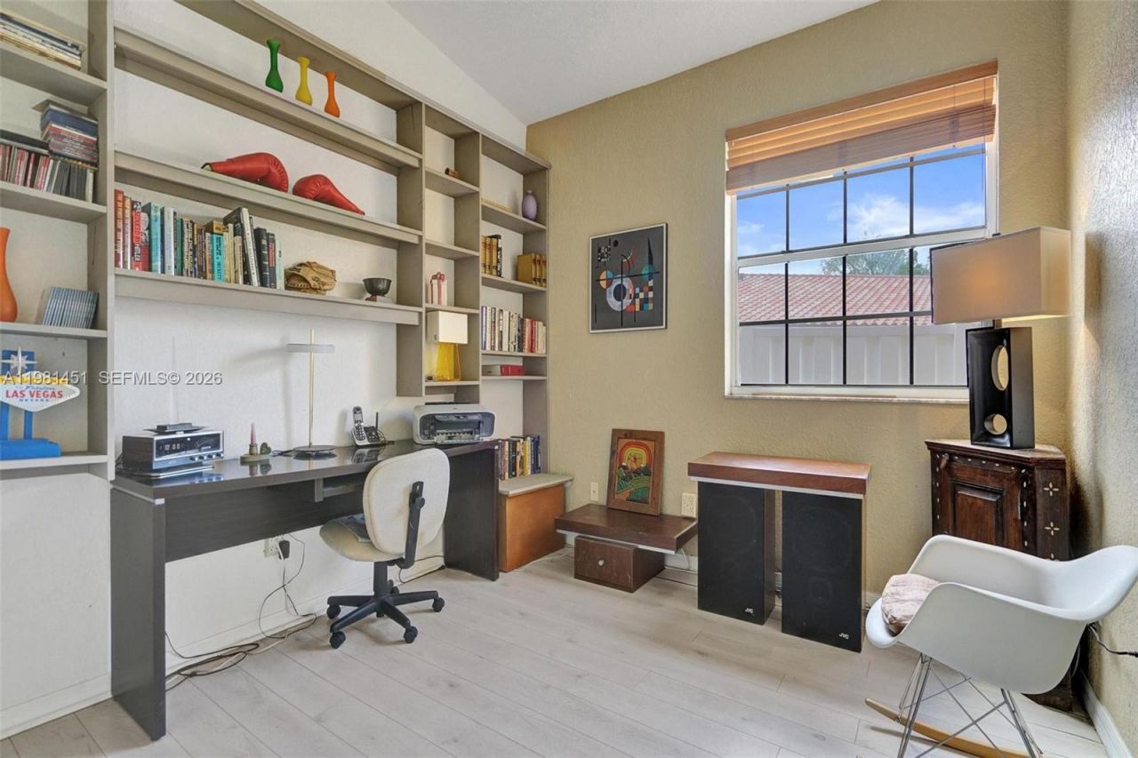 11585 N Quayside Dr , Cooper City, FL 33026 Photo