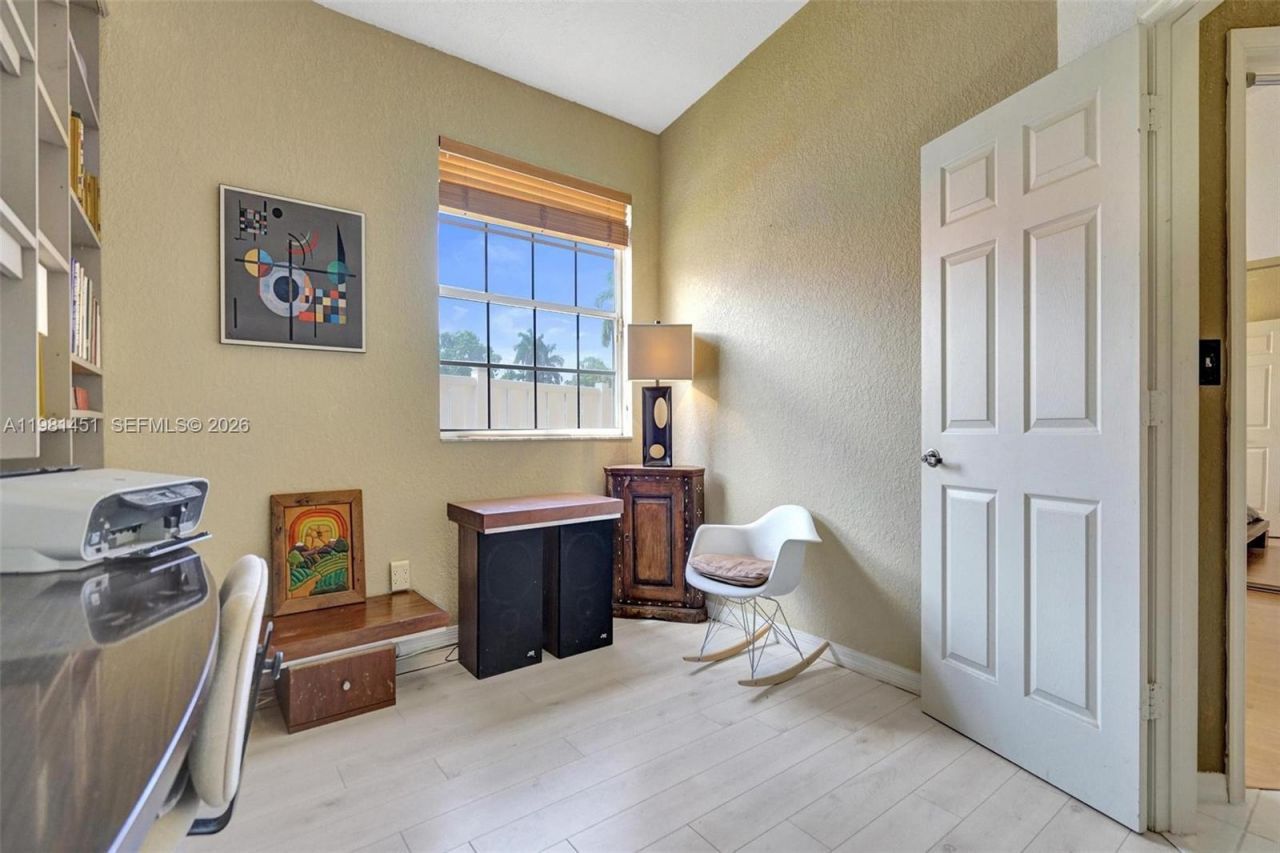 11585 N Quayside Dr , Cooper City, FL 33026 Photo