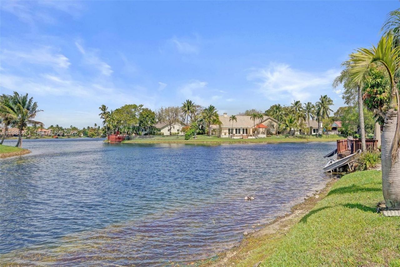 11585 N Quayside Dr , Cooper City, FL 33026 Photo