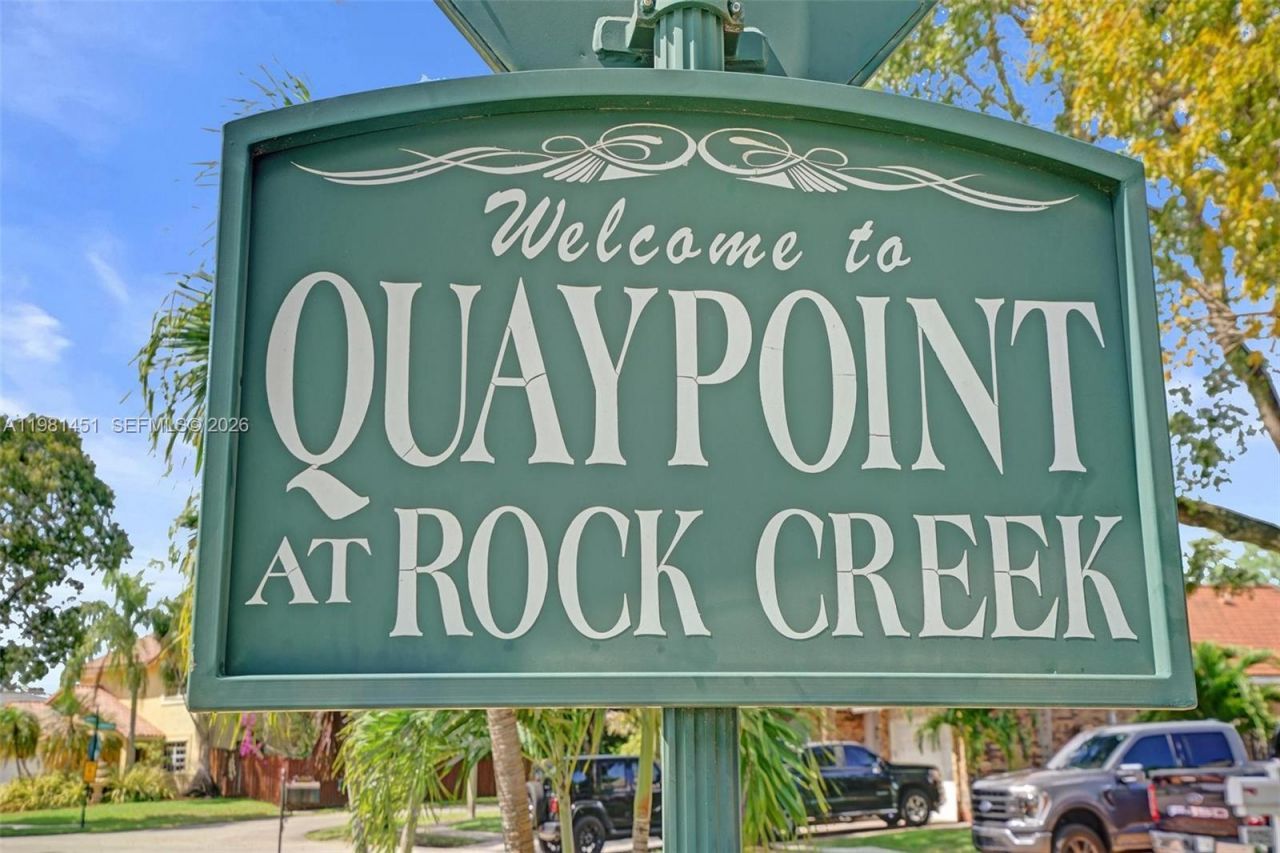 11585 N Quayside Dr , Cooper City, FL 33026 Photo