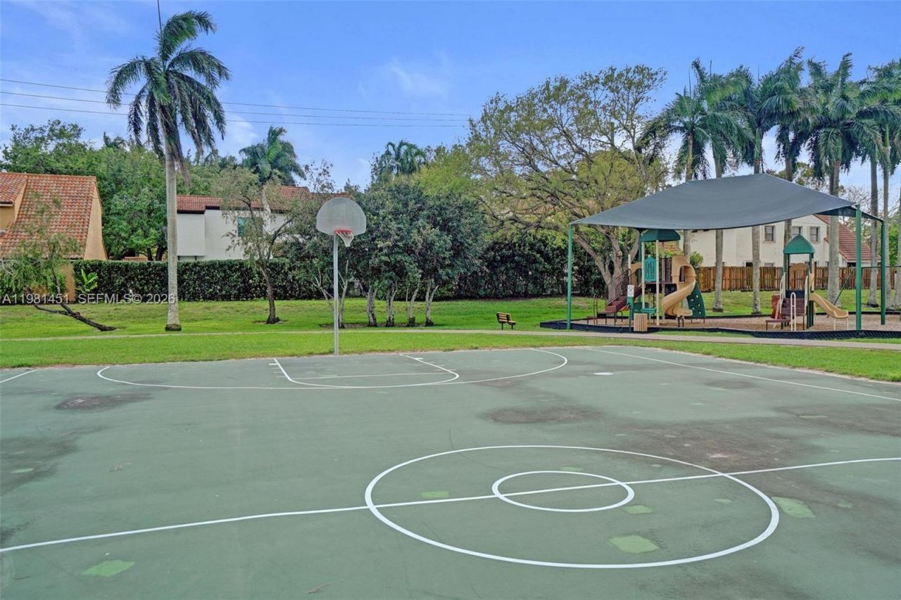 11585 N Quayside Dr , Cooper City, FL 33026 Photo