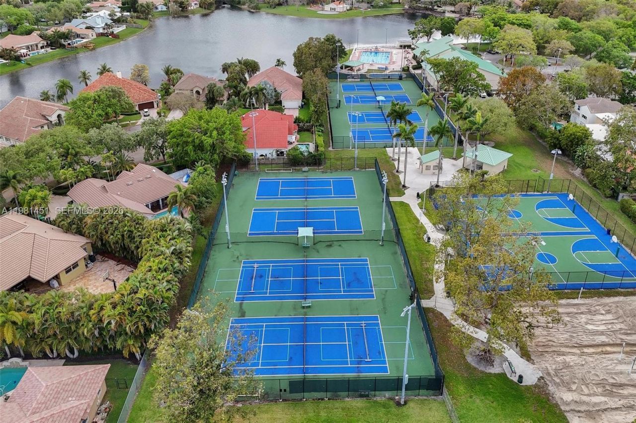 11585 N Quayside Dr , Cooper City, FL 33026 Photo