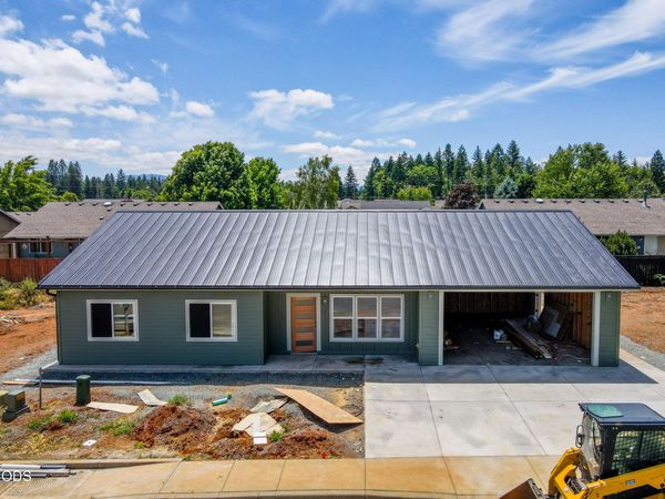 405 Cece Lane, Cave Junction, OR 97523
