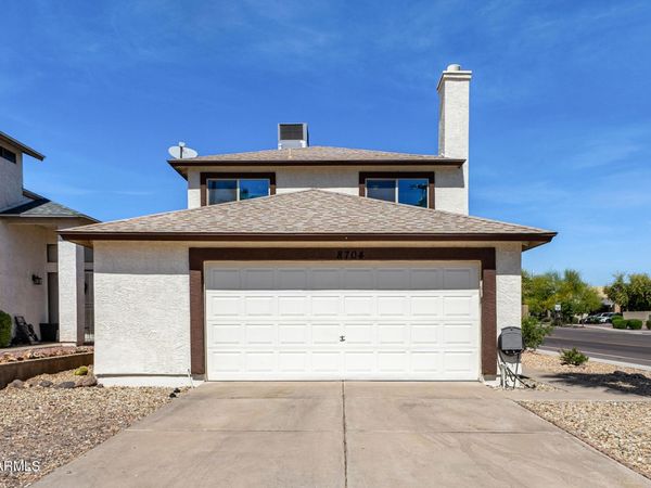 8704 W BLUEFIELD Avenue, Peoria, AZ 85382