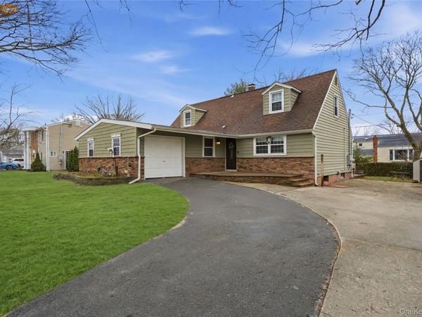 15 Newport Avenue, Selden, NY 11784