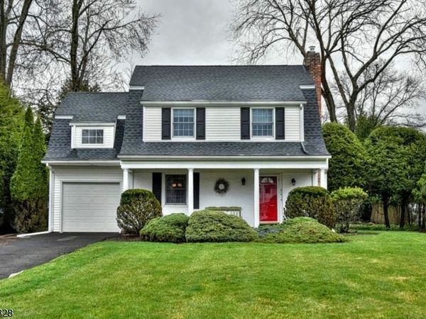 314 Canterbury Dr, Ramsey, NJ 07446