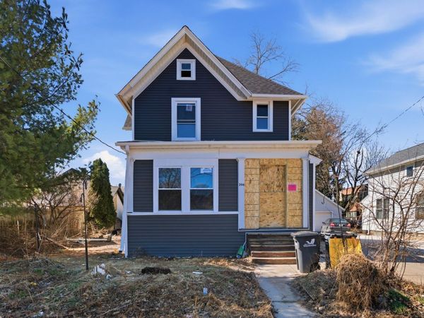 206 Maple Ave, Waukesha, WI 53186