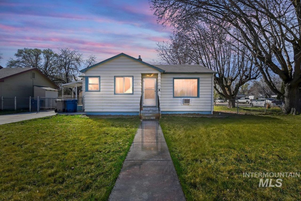 1103 E Clark Ave, Nampa, ID 83686 Main Photo