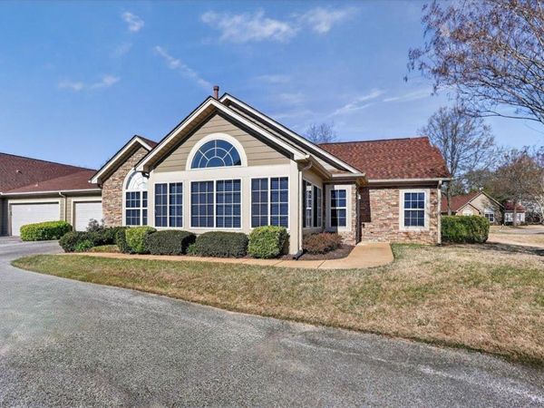 1693 E SOUTHFIELD CIR, Memphis, TN 38016