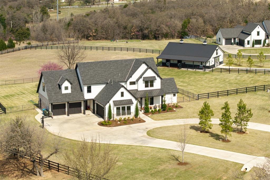 9917 E 33rd Street, Jones, OK 73049 Main Photo