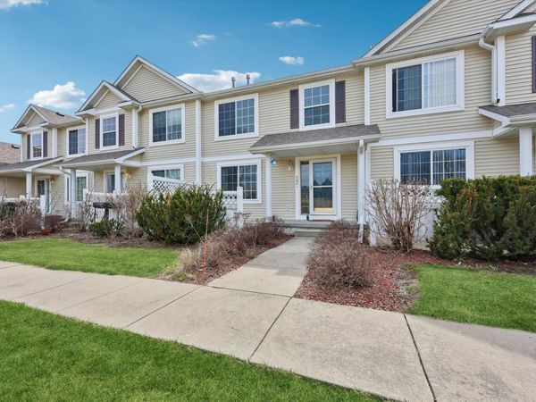 4255 Eisenhower Lane, Unit 17, Ames, IA 50010