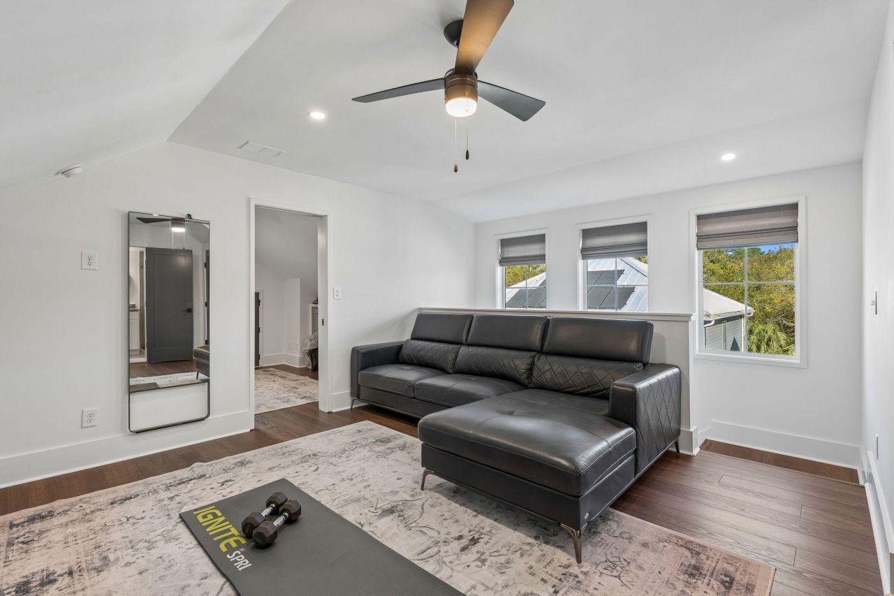 32 Sutherland Court Photo 28