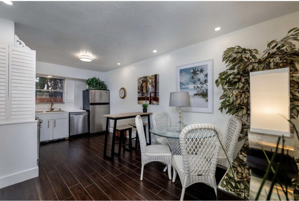 601 SE 5th Court, Unit 102, Fort Lauderdale, FL 33301 Photo