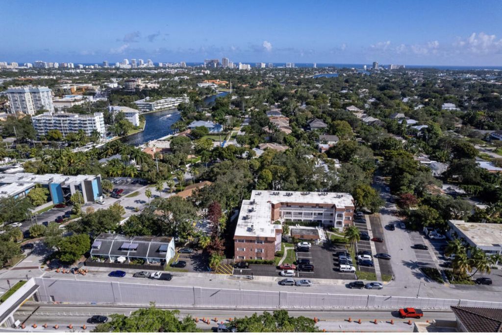 601 SE 5th Court, Unit 102, Fort Lauderdale, FL 33301 Photo