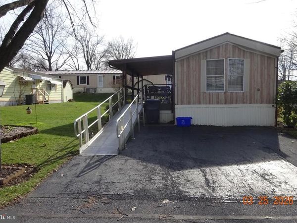 WESTPORT DRIVE , SHIPPENSBURG, PA 17257