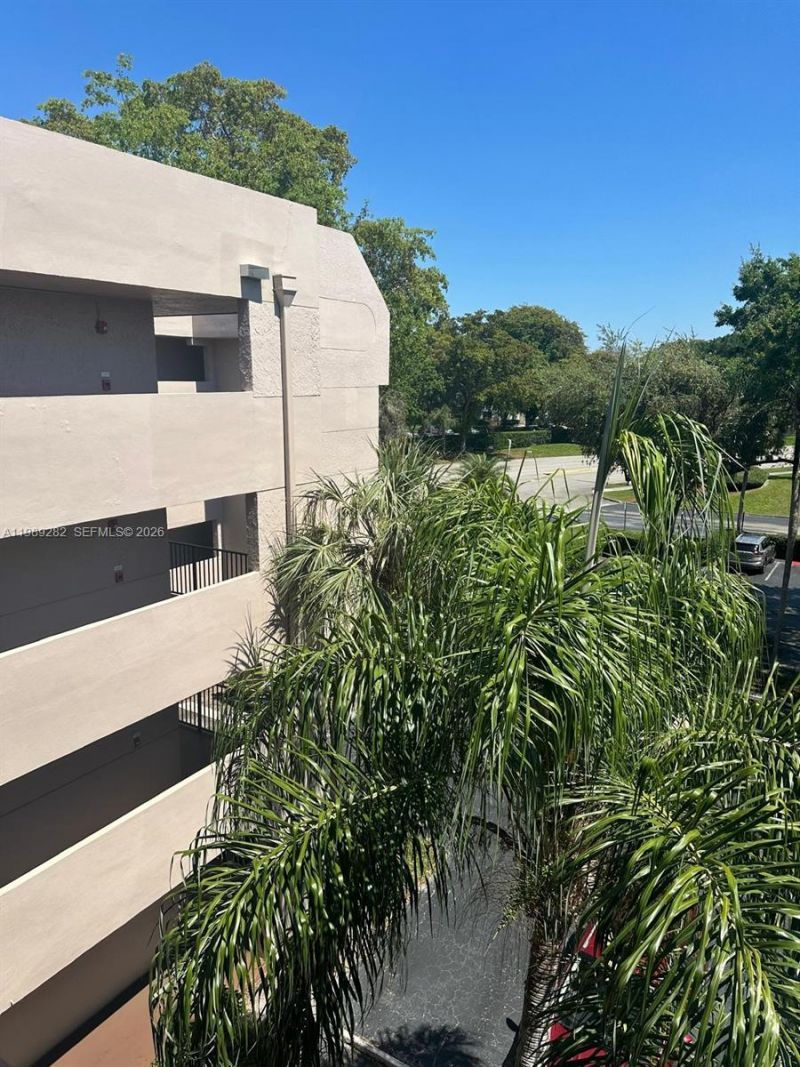 1811 Sabal Palm Dr, Unit 406, Davie, FL 33324 Photo