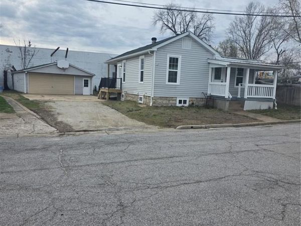715 Walnut Street , Washington, MO 63090
