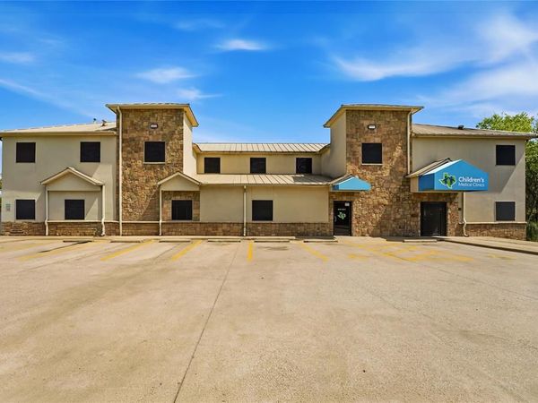 1011 W Grove Street , Kaufman, TX 75142