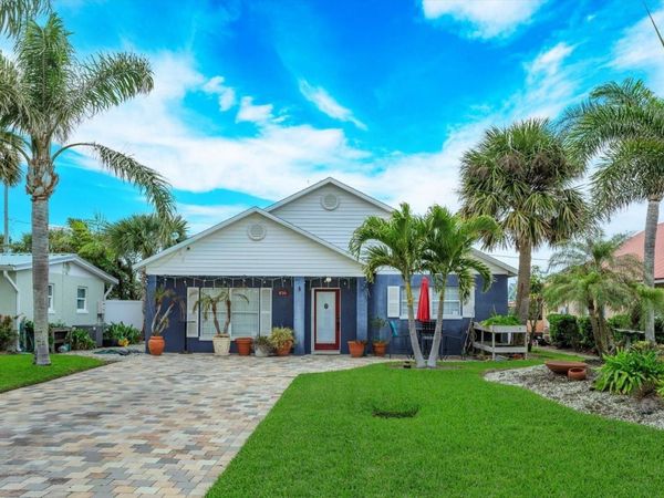 830 E 25TH AVENUE , NEW SMYRNA BEACH, FL 32169