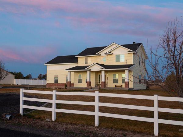 3813 N 2456 E, Filer, ID 83328