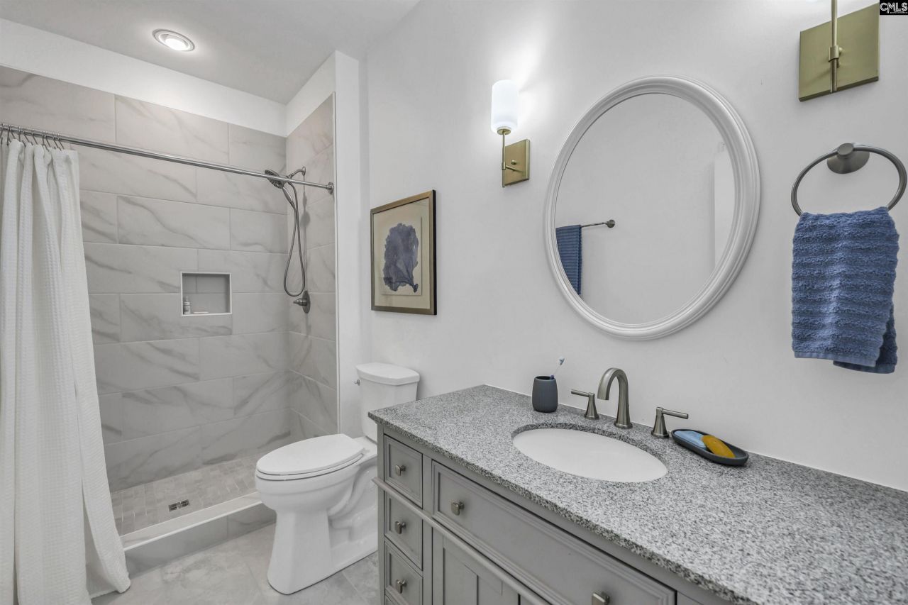 1011 Harbor View Drive  Photo 11