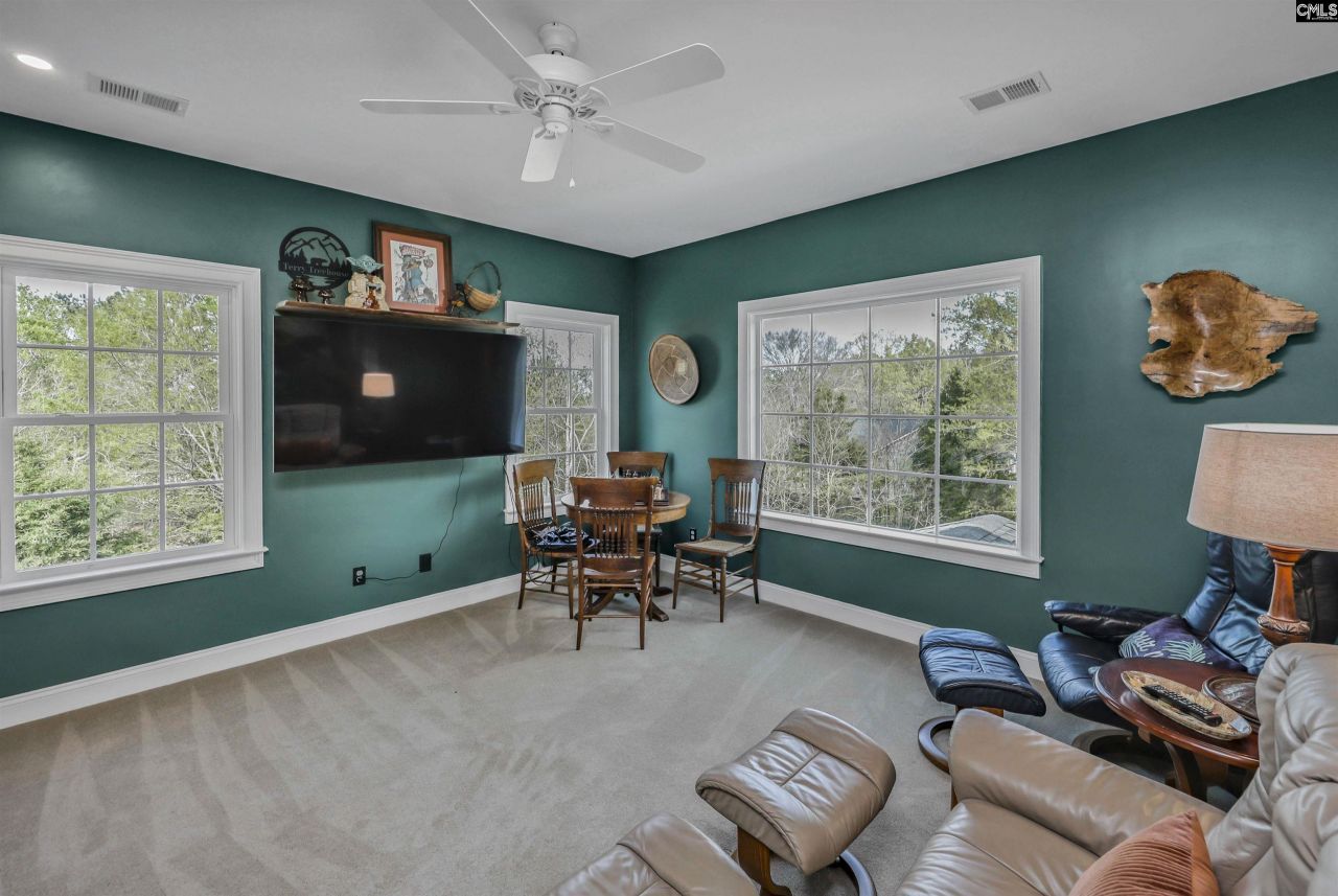 1011 Harbor View Drive  Photo 12