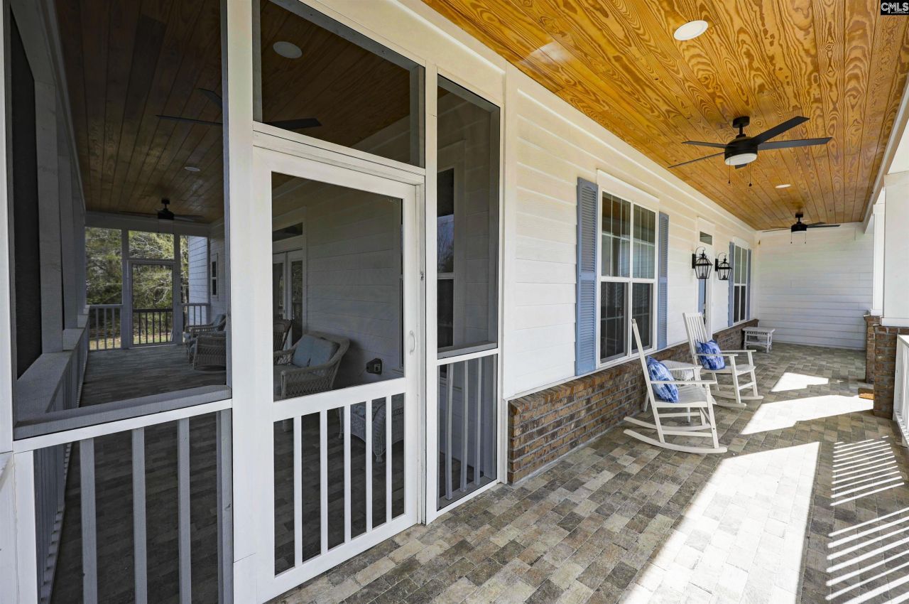 1011 Harbor View Drive  Photo 7