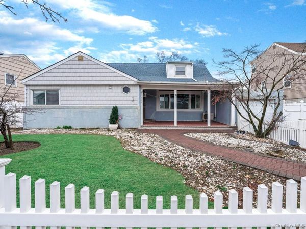626 Pearl Street , Oceanside, NY 11572