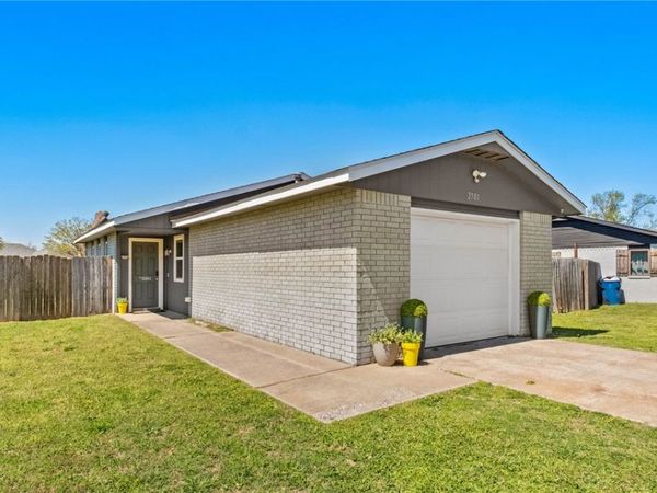 2501 Purdue Circle, Bentonville, AR 72712