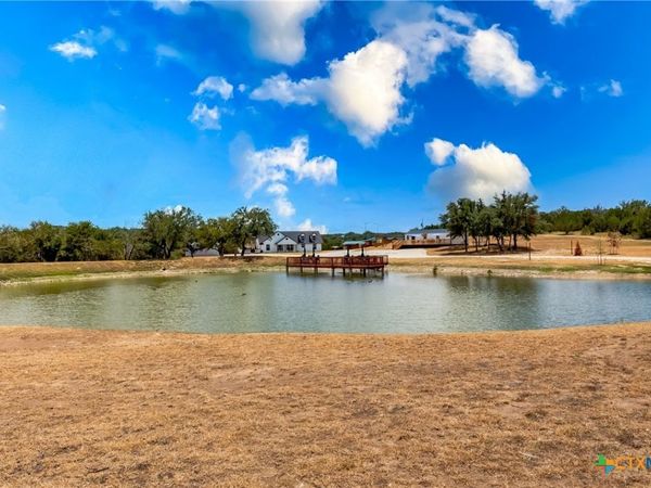 200 King Ranch Road , Gatesville, TX 76528