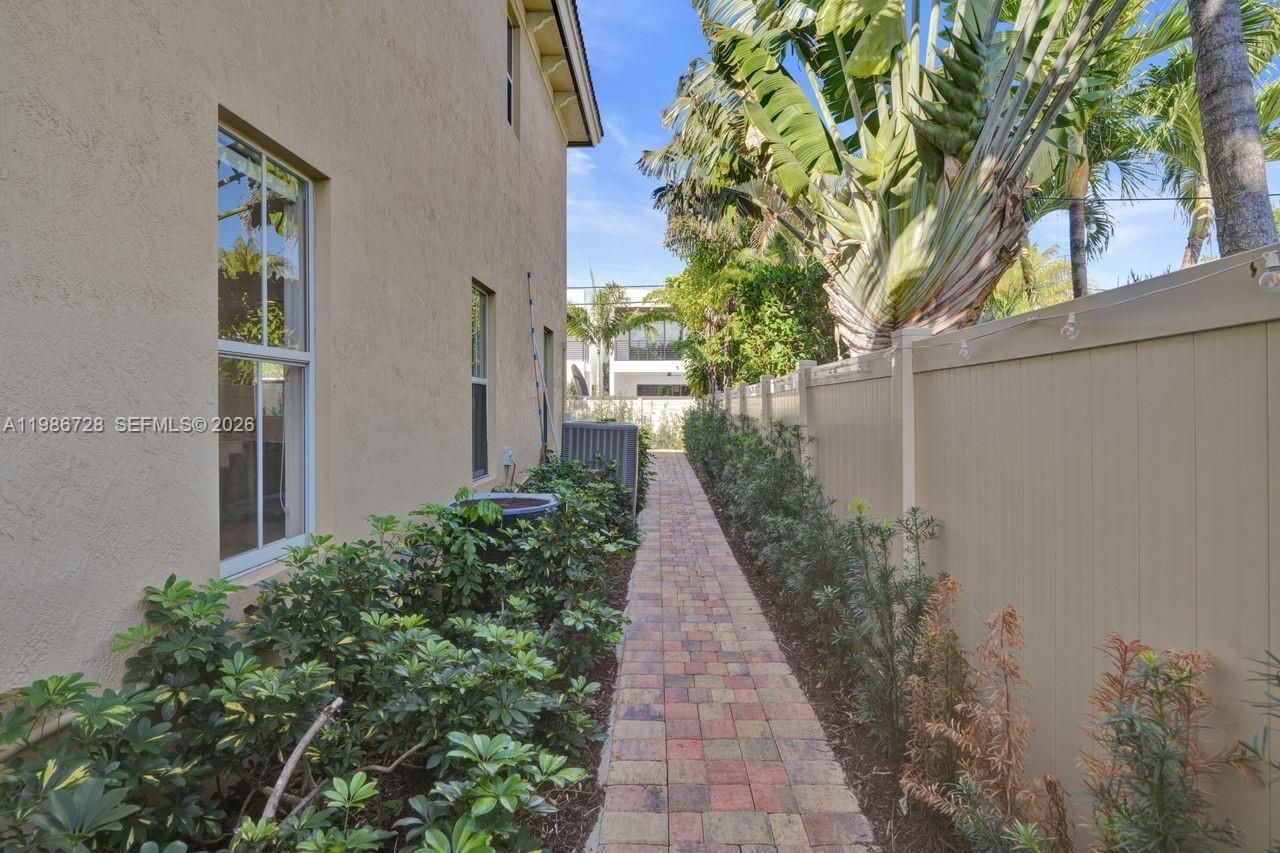 1121 NE 14th Ave , Unit 1121, Fort Lauderdale, FL 33304 Photo