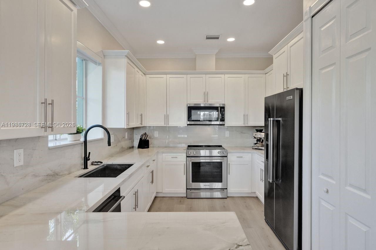 1121 NE 14th Ave , Unit 1121, Fort Lauderdale, FL 33304 Photo