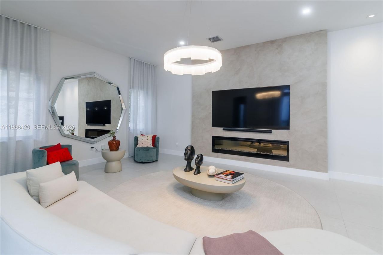 8115 NW 48th Ter , Doral, FL 33166 Photo