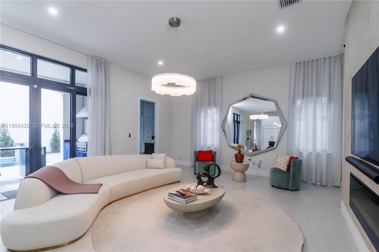 8115 NW 48th Ter , Doral, FL 33166 Photo