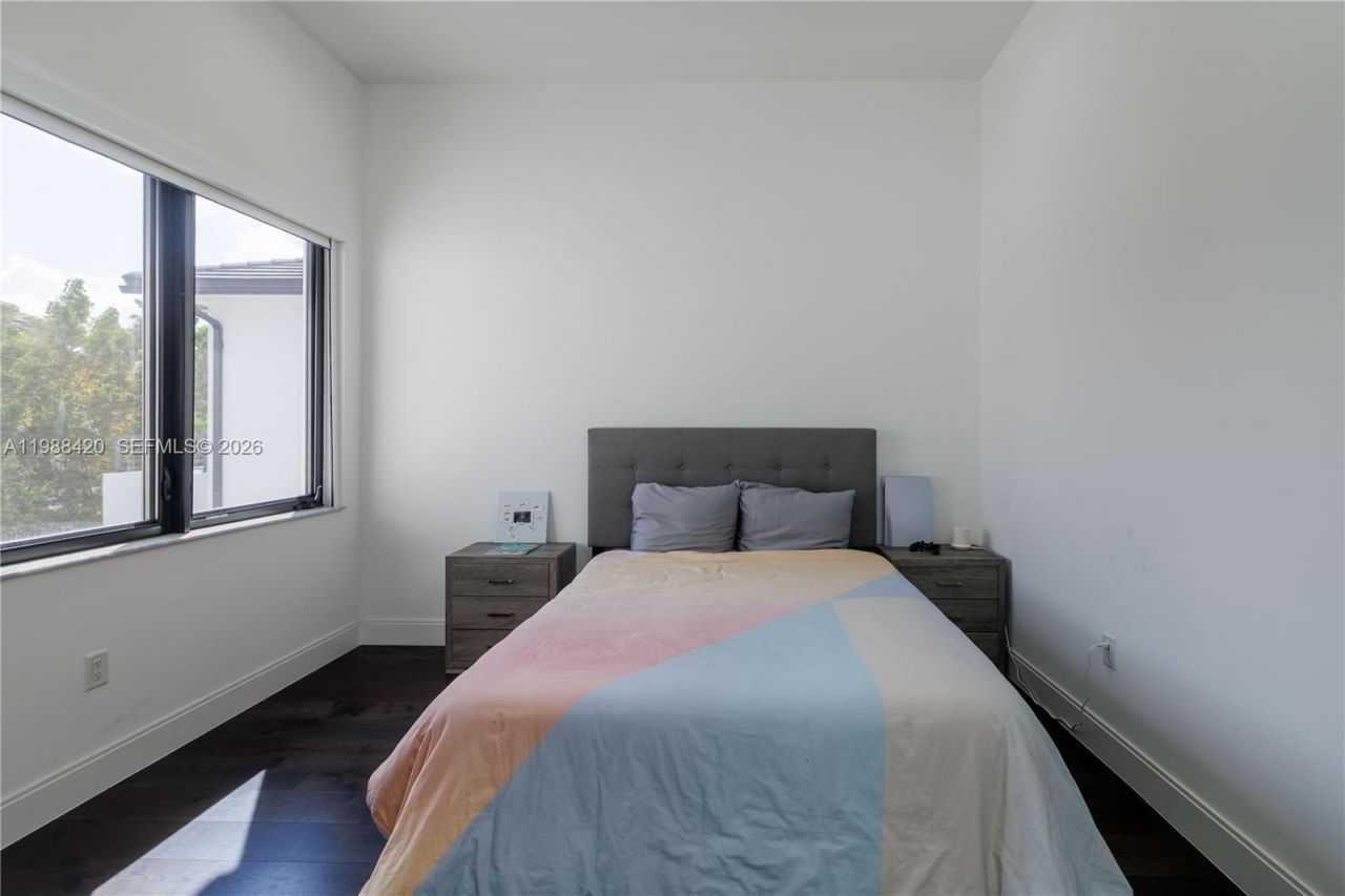 8115 NW 48th Ter , Doral, FL 33166 Photo