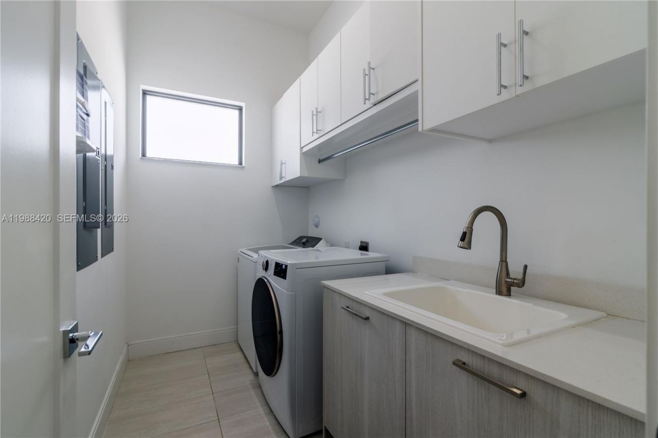 8115 NW 48th Ter , Doral, FL 33166 Photo