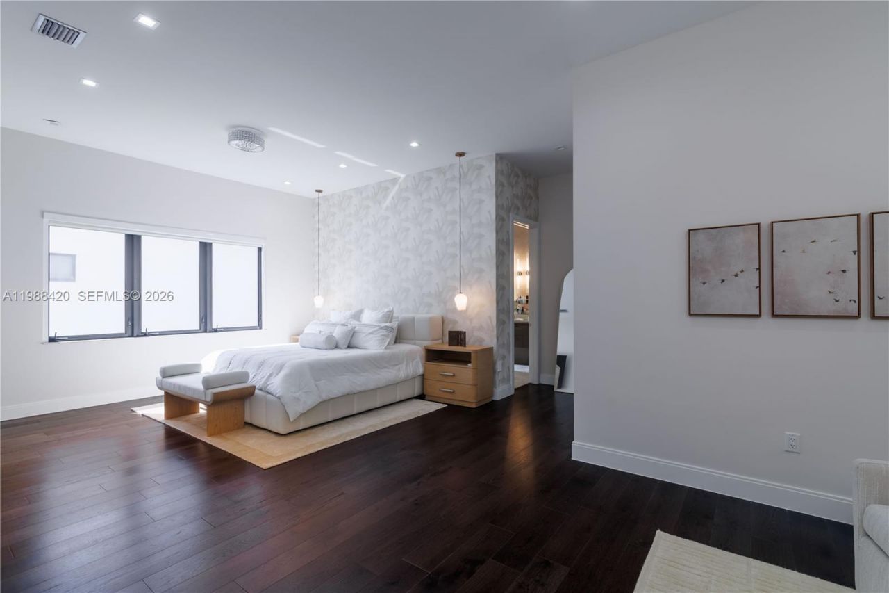 8115 NW 48th Ter , Doral, FL 33166 Photo