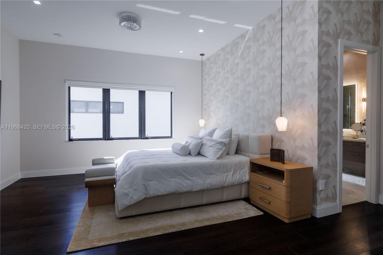 8115 NW 48th Ter , Doral, FL 33166 Photo