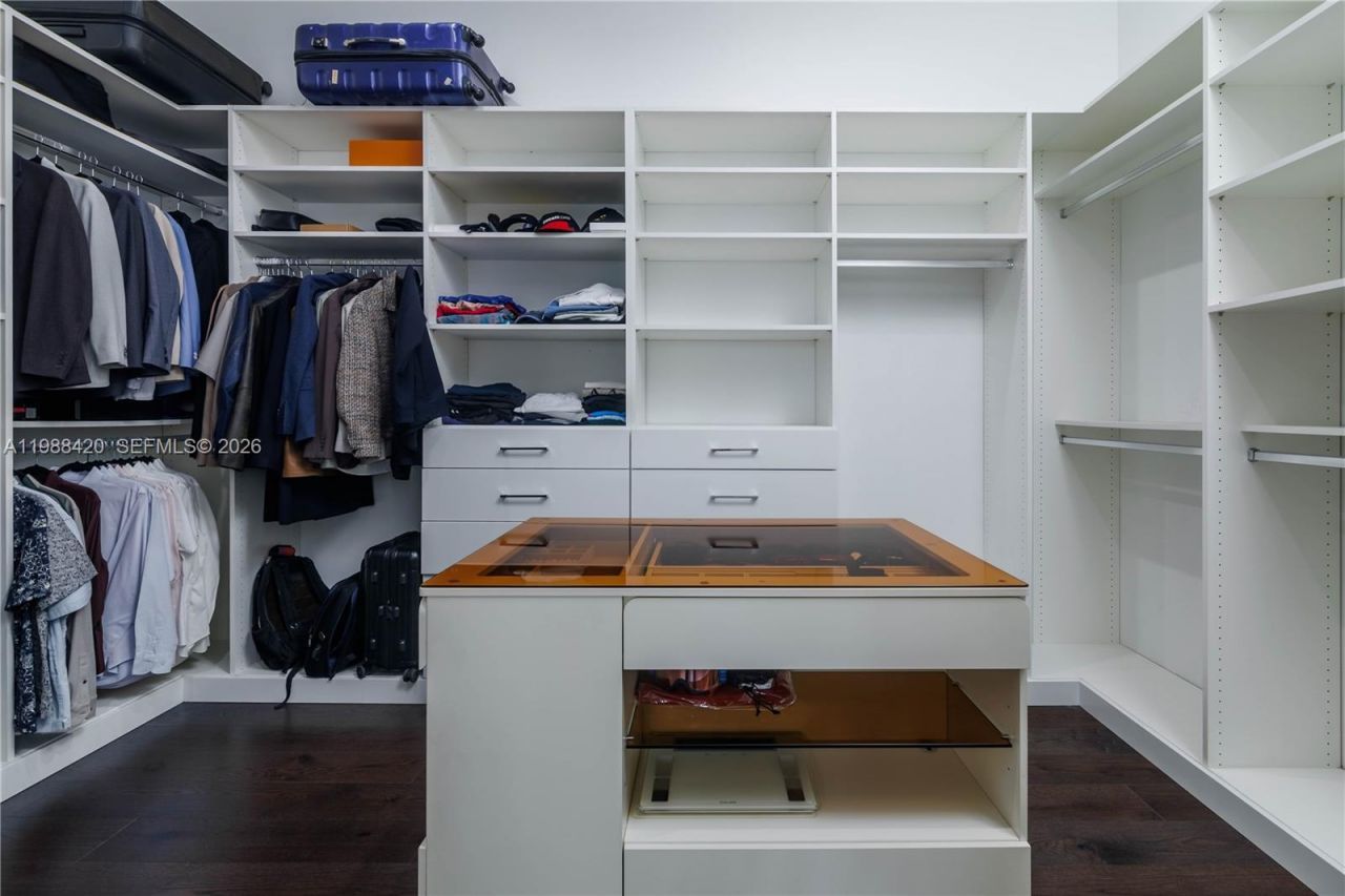 8115 NW 48th Ter , Doral, FL 33166 Photo