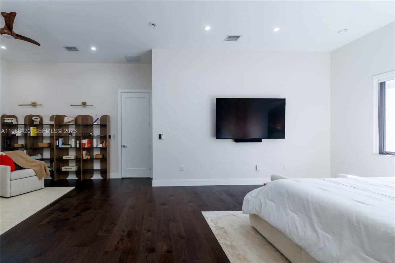 8115 NW 48th Ter , Doral, FL 33166 Photo