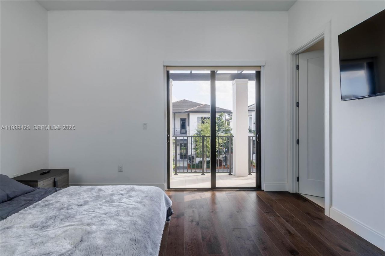 8115 NW 48th Ter , Doral, FL 33166 Photo