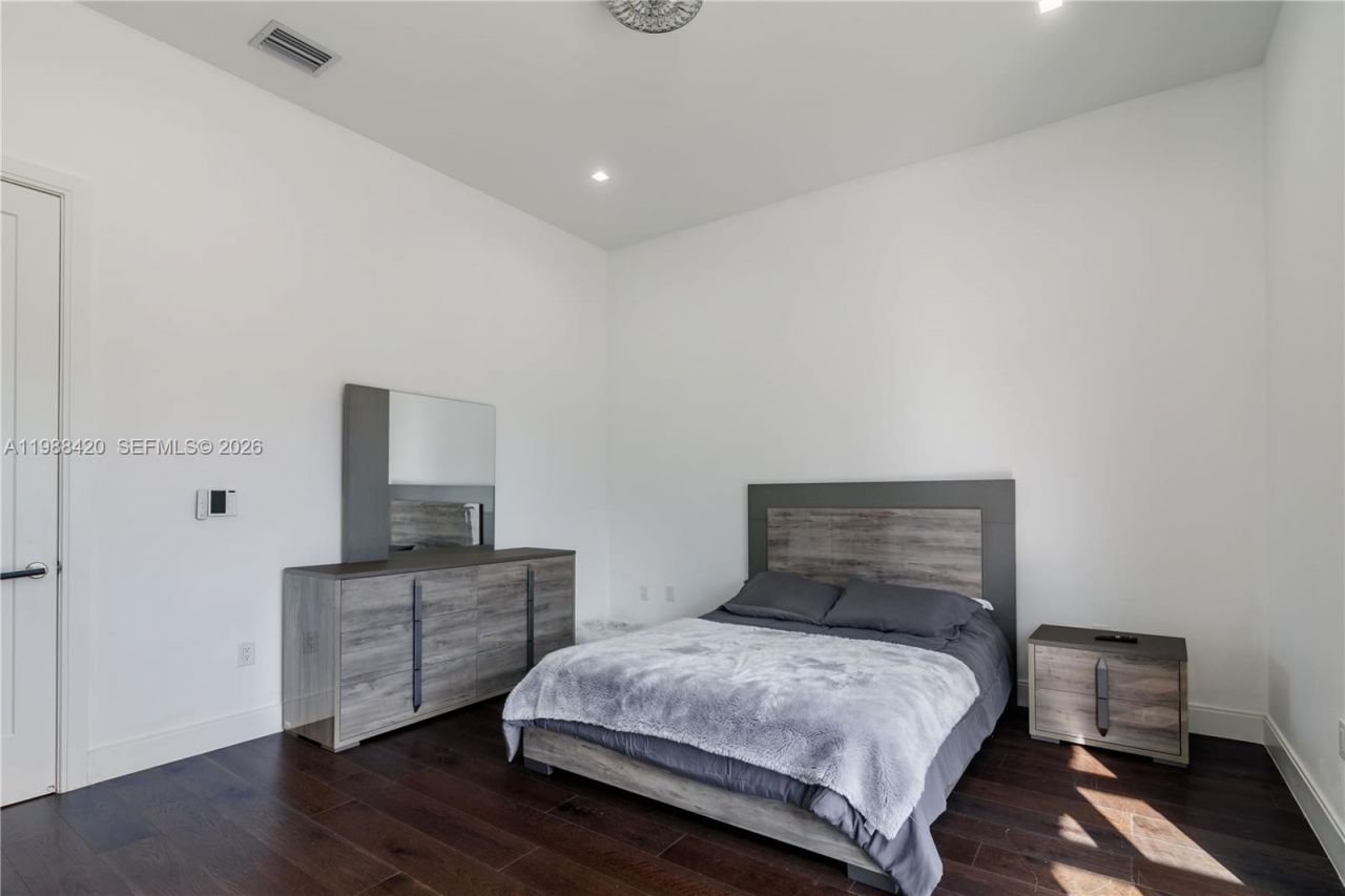 8115 NW 48th Ter , Doral, FL 33166 Photo