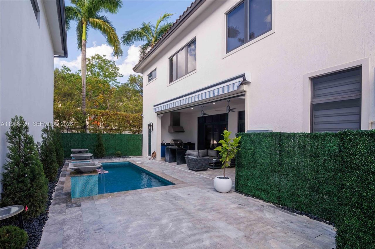 8115 NW 48th Ter , Doral, FL 33166 Photo