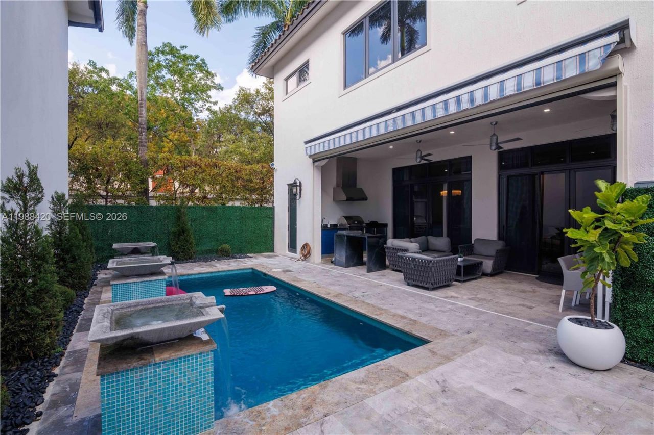 8115 NW 48th Ter , Doral, FL 33166 Photo