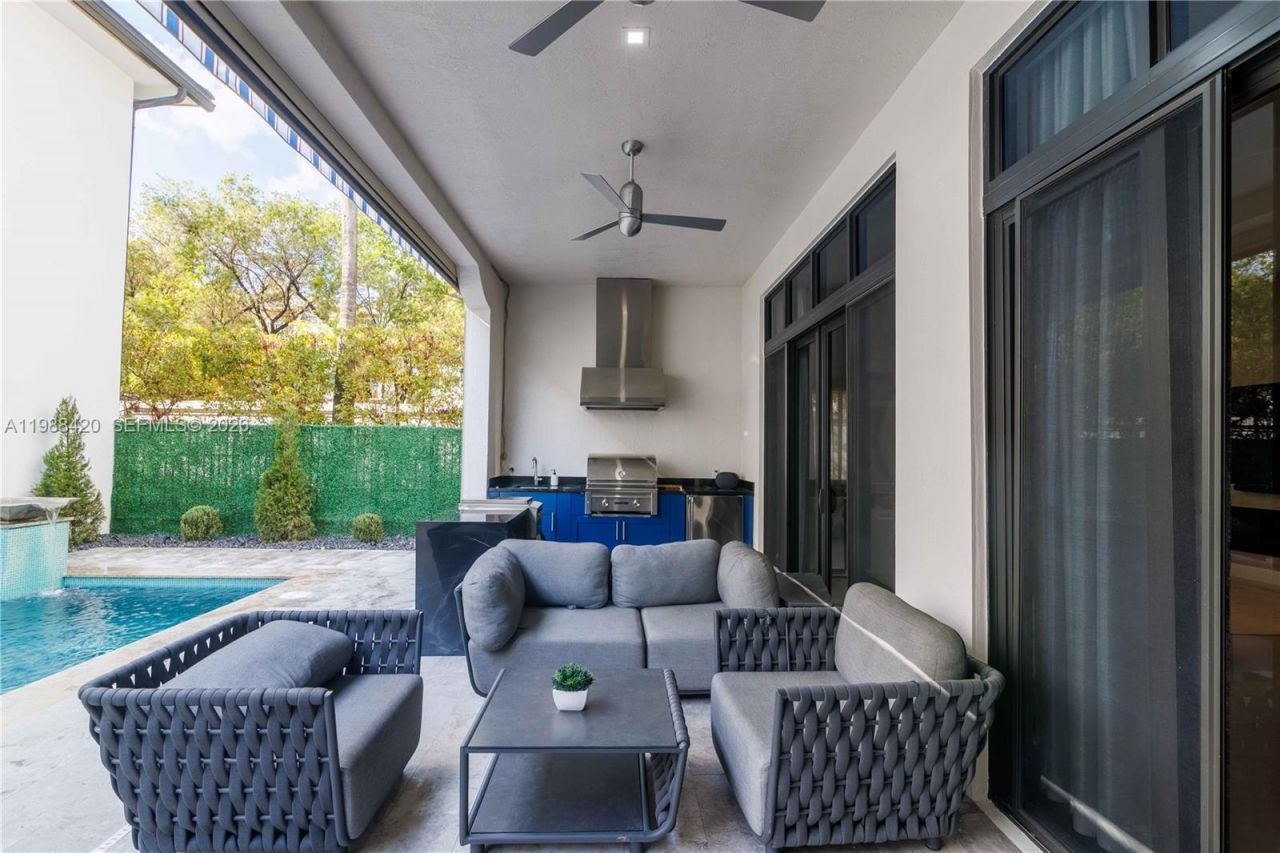 8115 NW 48th Ter , Doral, FL 33166 Photo