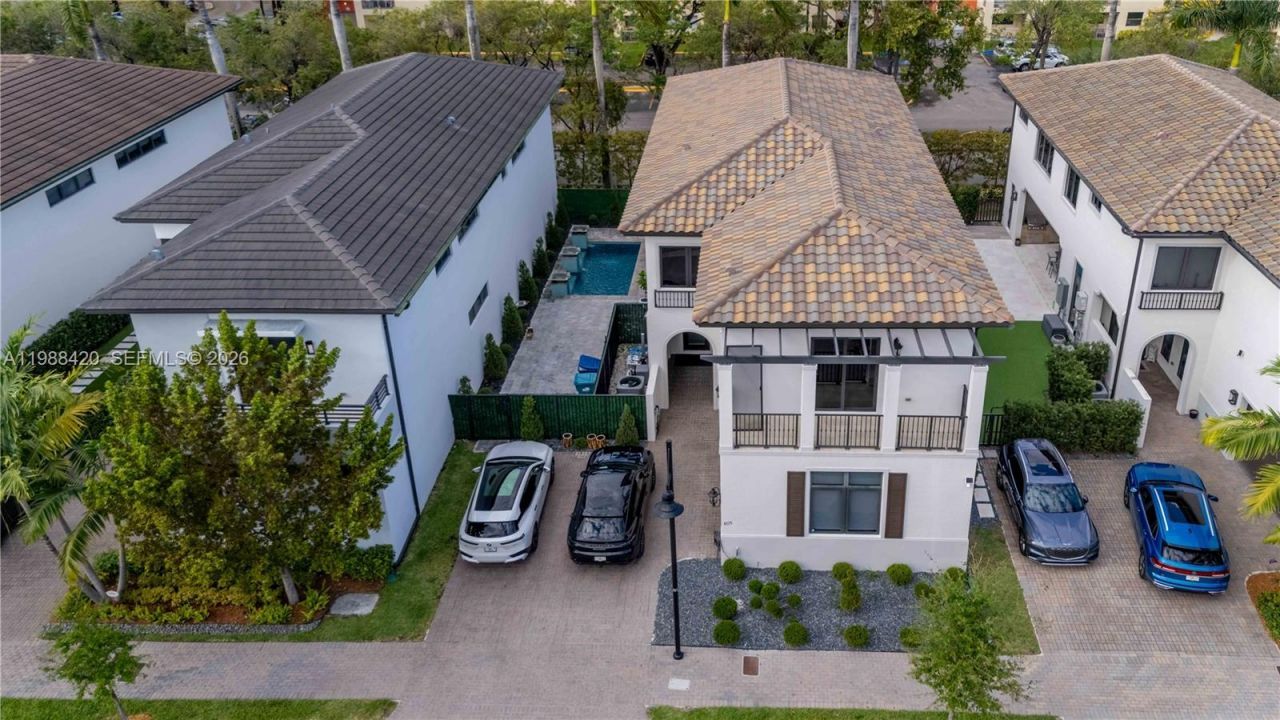 8115 NW 48th Ter , Doral, FL 33166 Photo