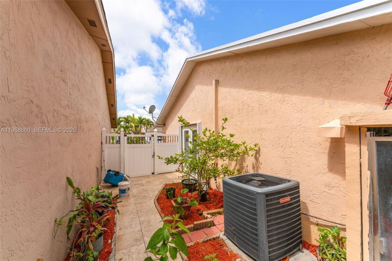 10021 SW 145th Pl , Miami, FL 33186 Photo