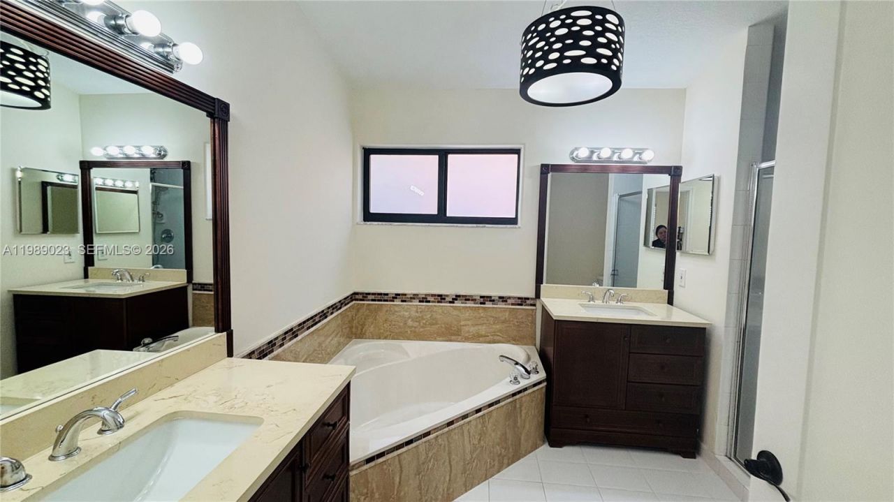 16605 SW 90th St , Miami, FL 33196 Photo