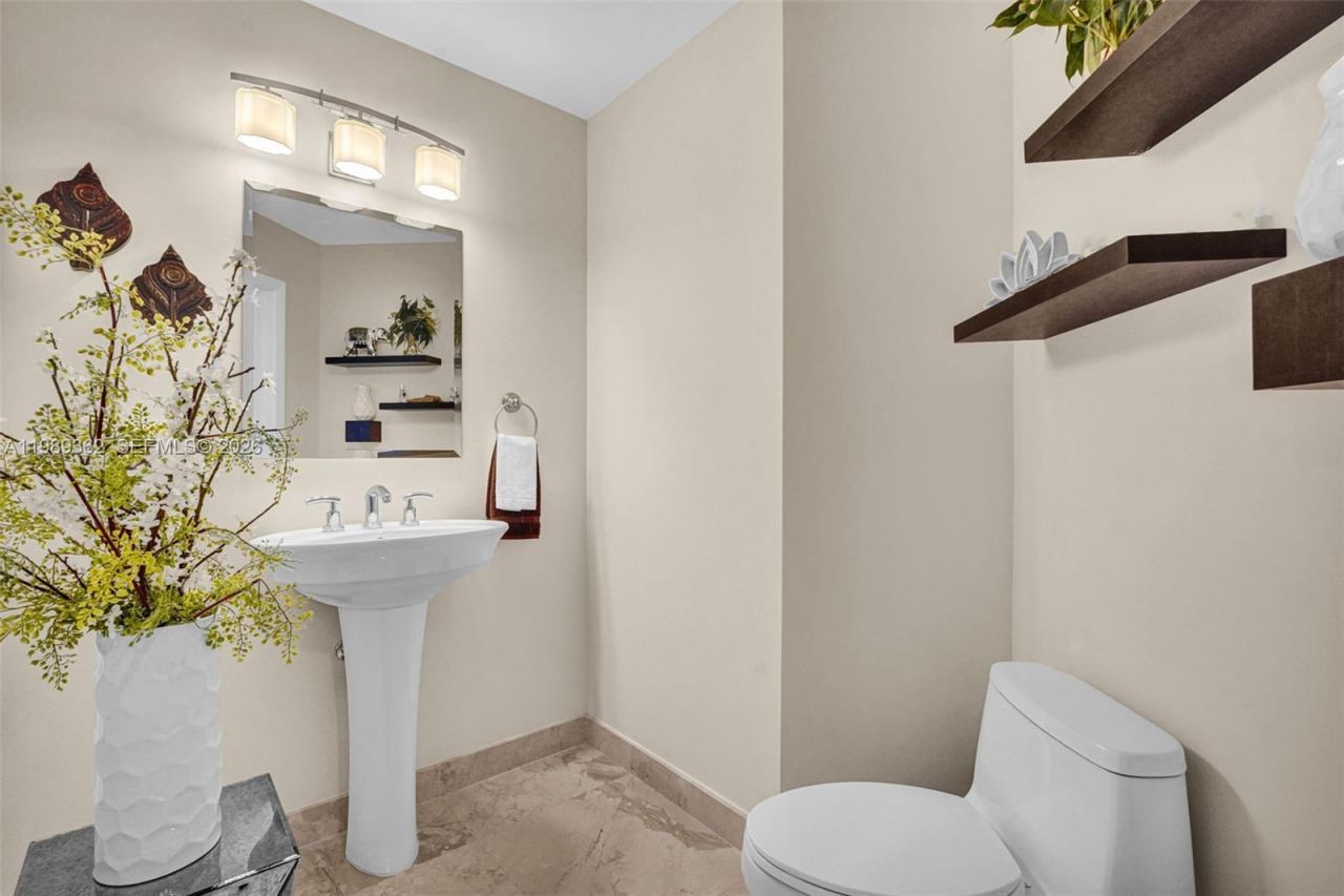 1945 S Ocean Dr , Unit 906, Hallandale Beach, FL 33009 Photo